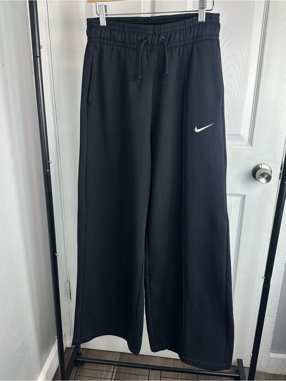Nike Palazzo Wide Leg Black Sweatpants W/ Pockets Womens Size Small CU6156-010 - Picture 3 of 11